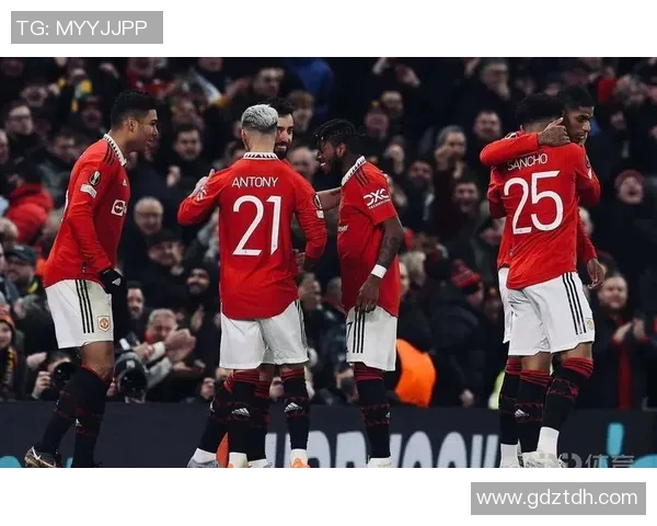 曼联与巴萨在国际冠军赛中激战正酣谁能笑到最后